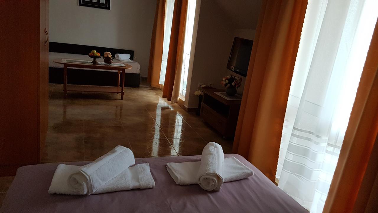 Tashevi Apartments เปาโมเรีย ภายนอก รูปภาพ